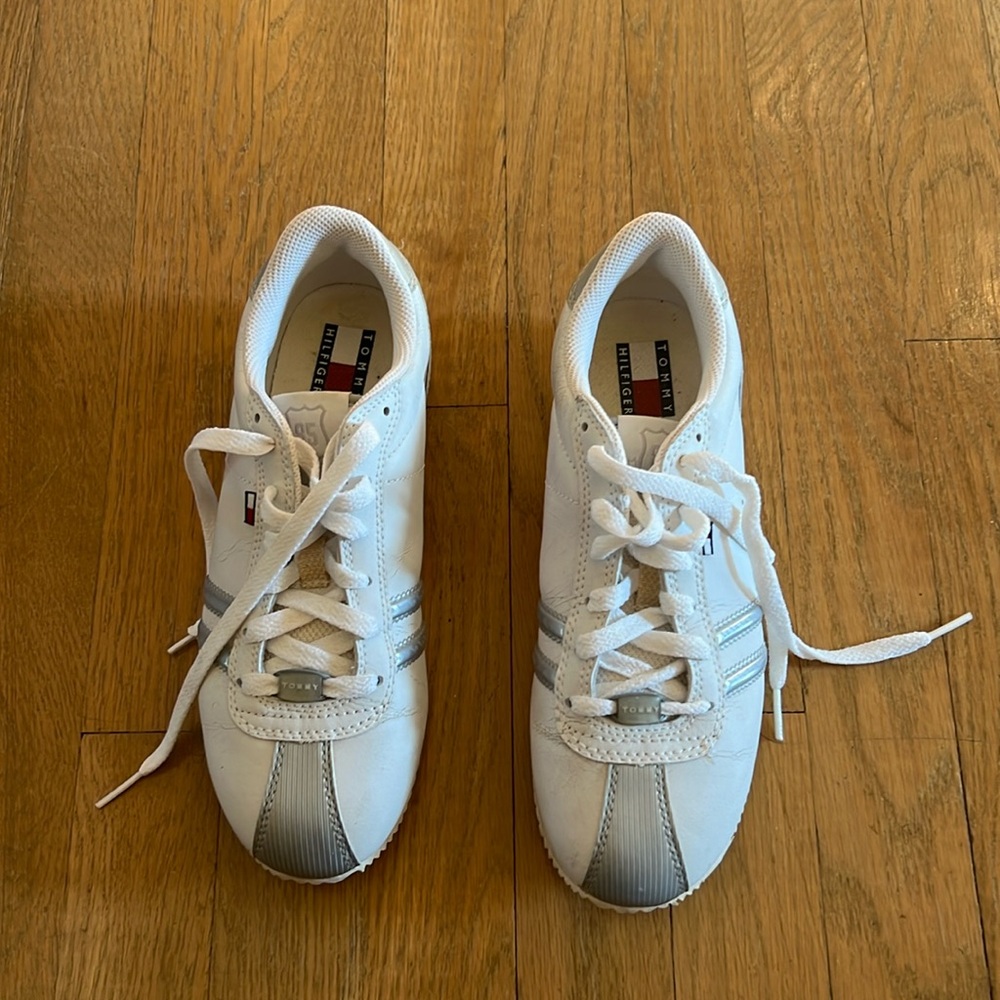Tommy Hilfiger walking shoes